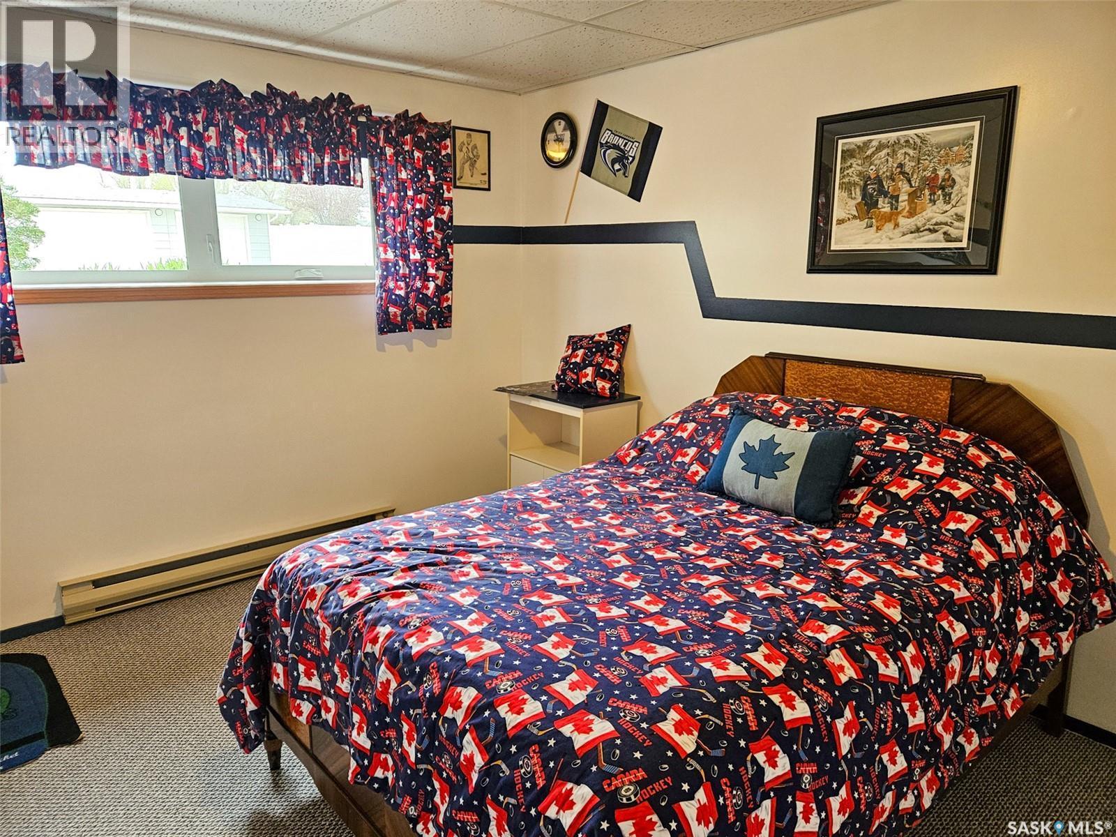720 Whyte Avenue, Swift Current, SK - Indoor Photo Showing Bedroom