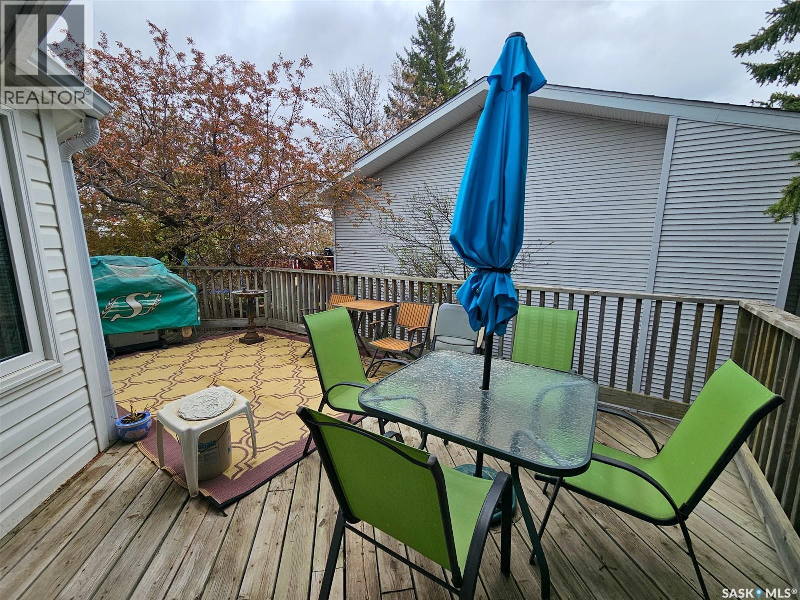 720 Whyte Avenue, Swift Current, SK - Outdoor With Deck Patio Veranda With Exterior