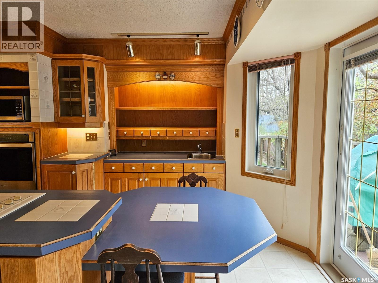 720 Whyte Avenue, Swift Current, SK - Indoor