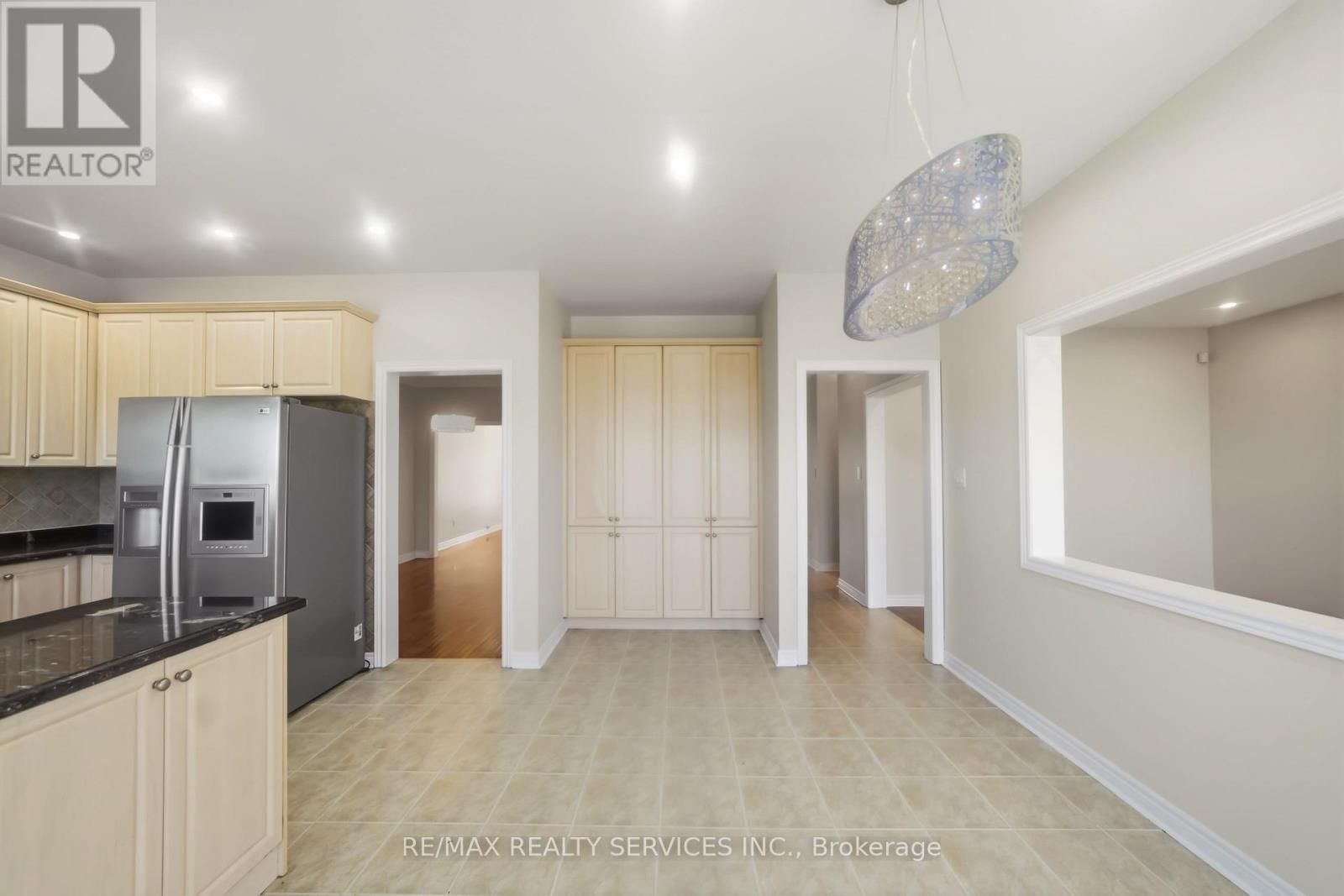 20 Switchback Trail, Brampton, ON - Indoor Photo Showing Kitchen