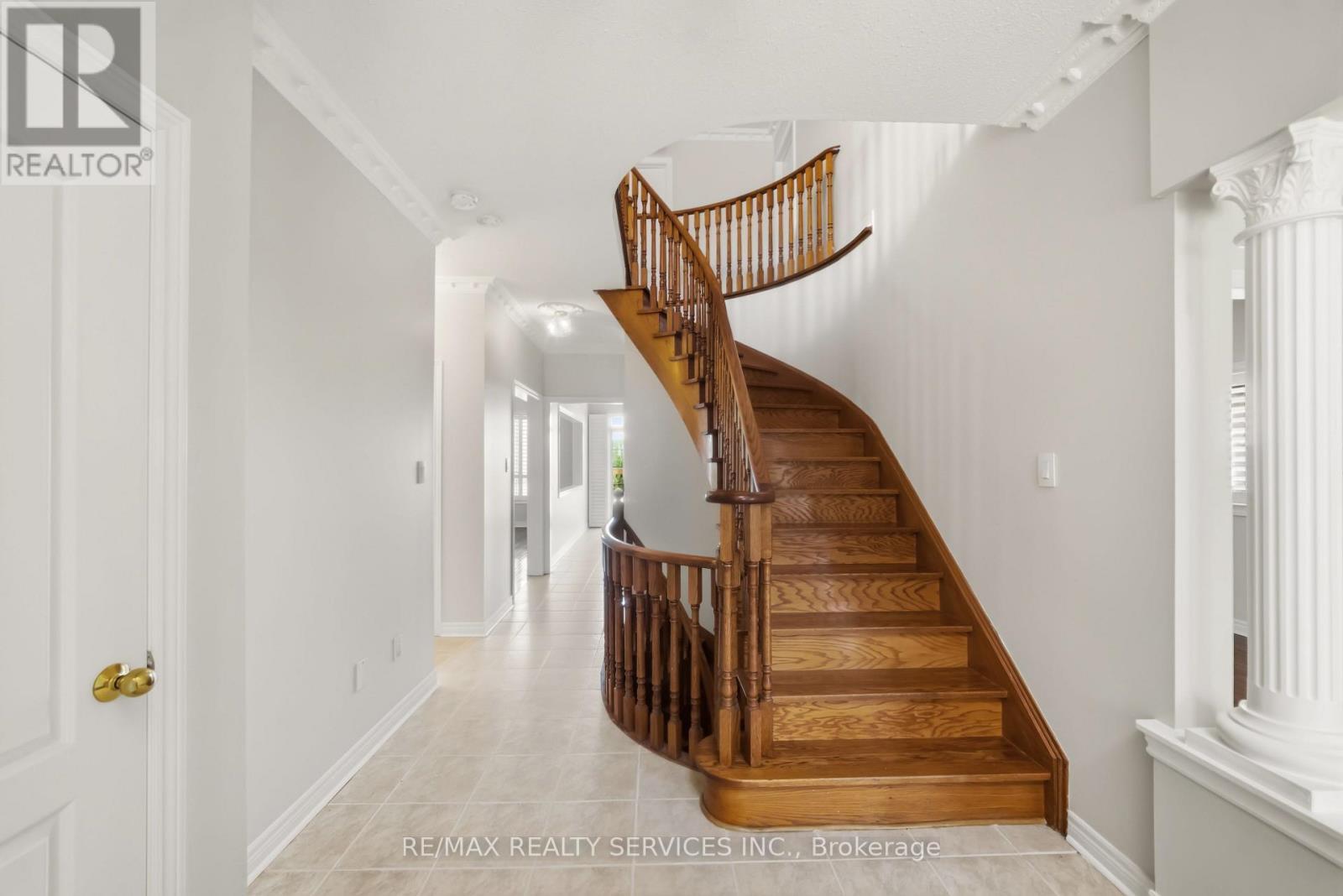 20 Switchback Trail, Brampton, ON - Indoor Photo Showing Other Room