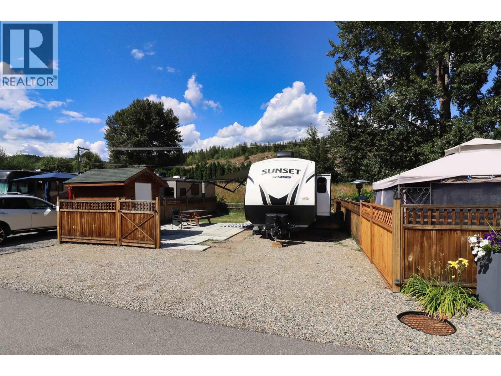 26 Cottonwood Drive, Lee Creek, BC