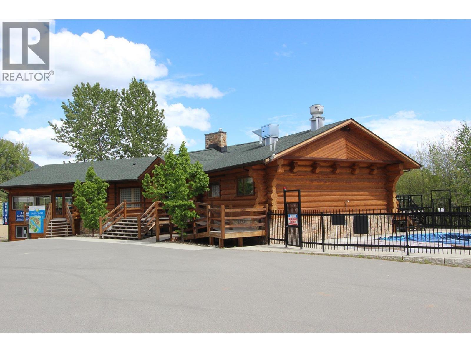 26 Cottonwood Drive, Lee Creek, BC
