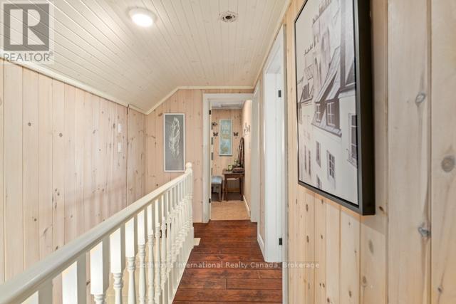 5 - 1028 Oak Street, Muskoka Lakes (Medora), ON - Indoor Photo Showing Other Room