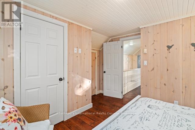 5 - 1028 Oak Street, Muskoka Lakes (Medora), ON - Indoor Photo Showing Bedroom