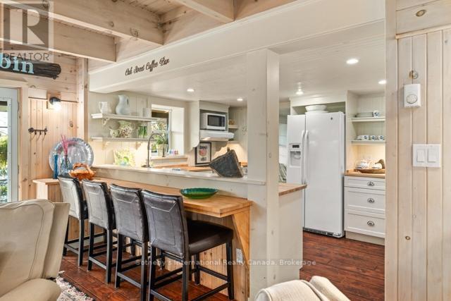 5 - 1028 Oak Street, Muskoka Lakes (Medora), ON - Indoor Photo Showing Dining Room