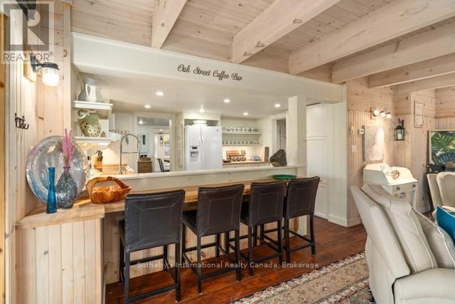 5 - 1028 Oak Street, Muskoka Lakes (Medora), ON - Indoor Photo Showing Dining Room