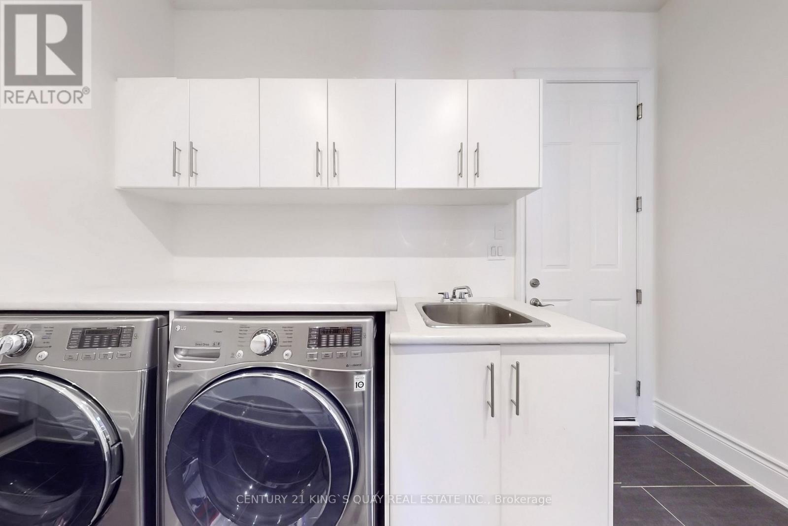 41 Torrey Pines Road, Vaughan, ON - Indoor Photo Showing Laundry Room