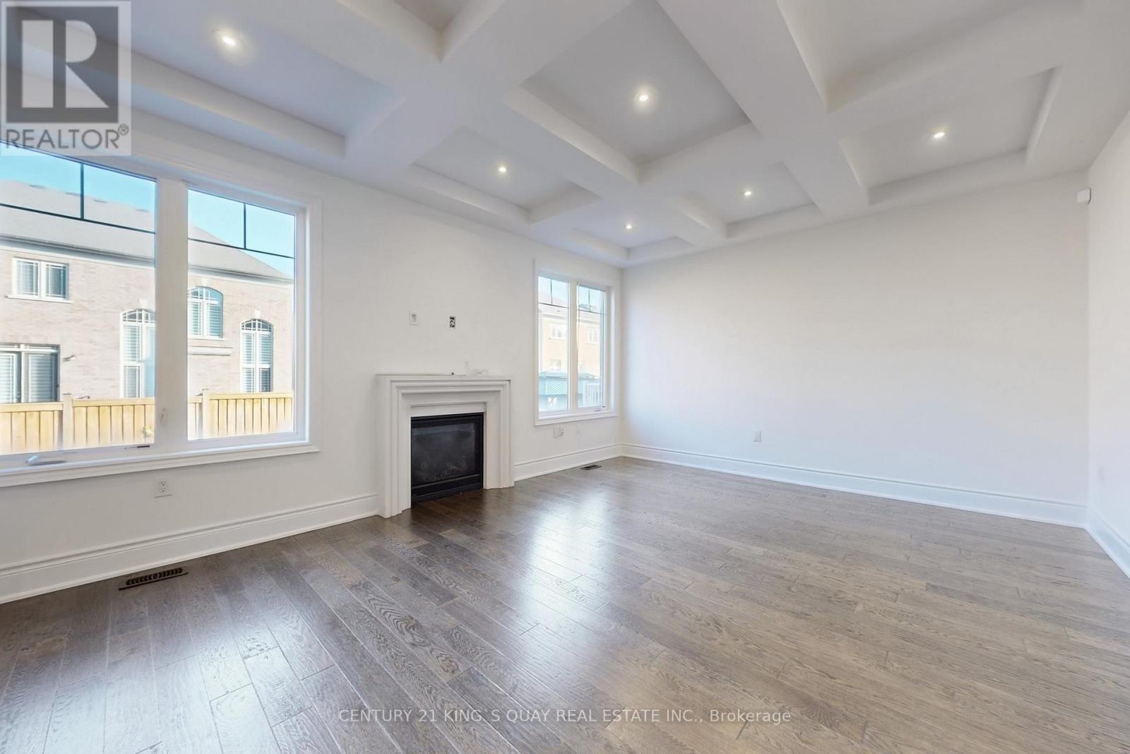 41 Torrey Pines Road, Vaughan, ON - Indoor With Fireplace