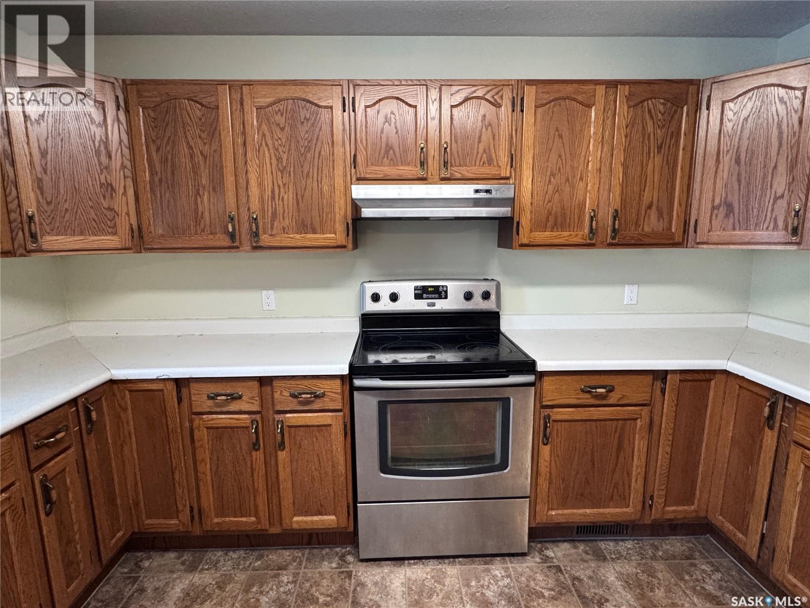 185 Vickers Crescent, Air Ronge, SK - Indoor Photo Showing Kitchen