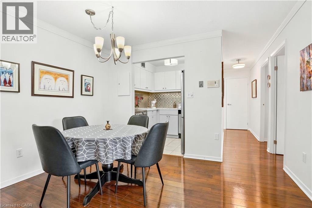 23 Main Street Unit# 404, Dundas, ON - Indoor Photo Showing Dining Room