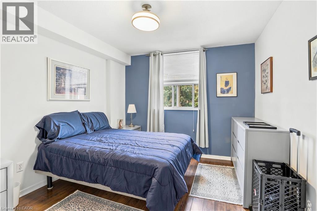 23 Main Street Unit# 404, Dundas, ON - Indoor Photo Showing Bedroom