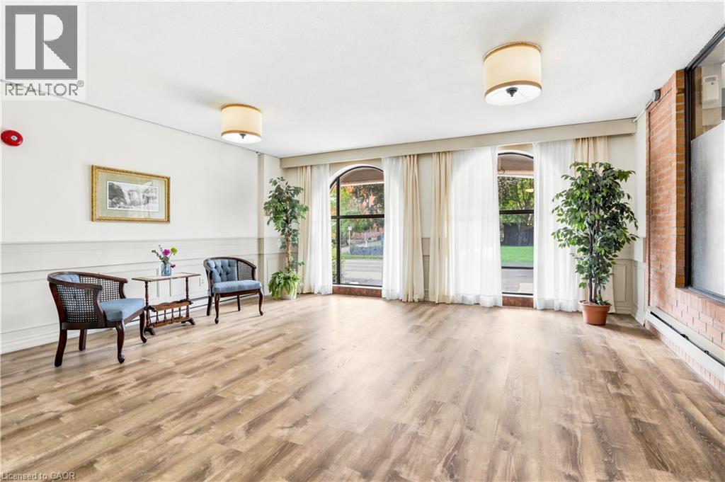 23 Main Street Unit# 404, Dundas, ON - Indoor
