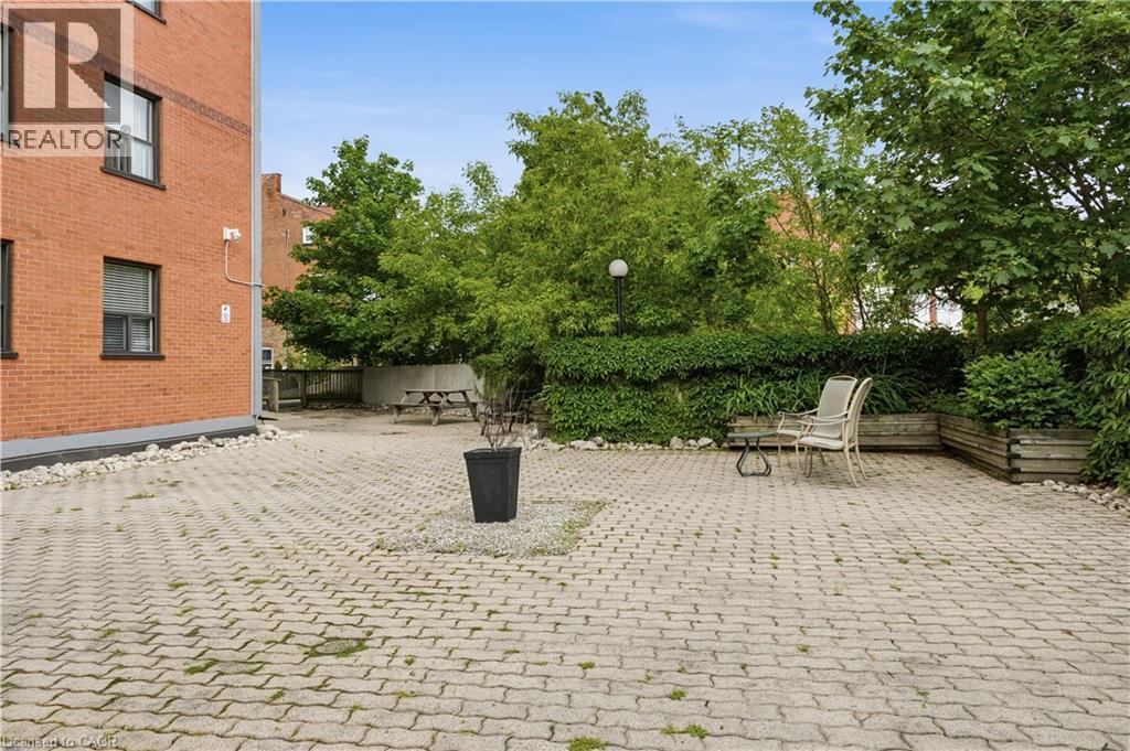 23 Main Street Unit# 404, Dundas, ON - Outdoor
