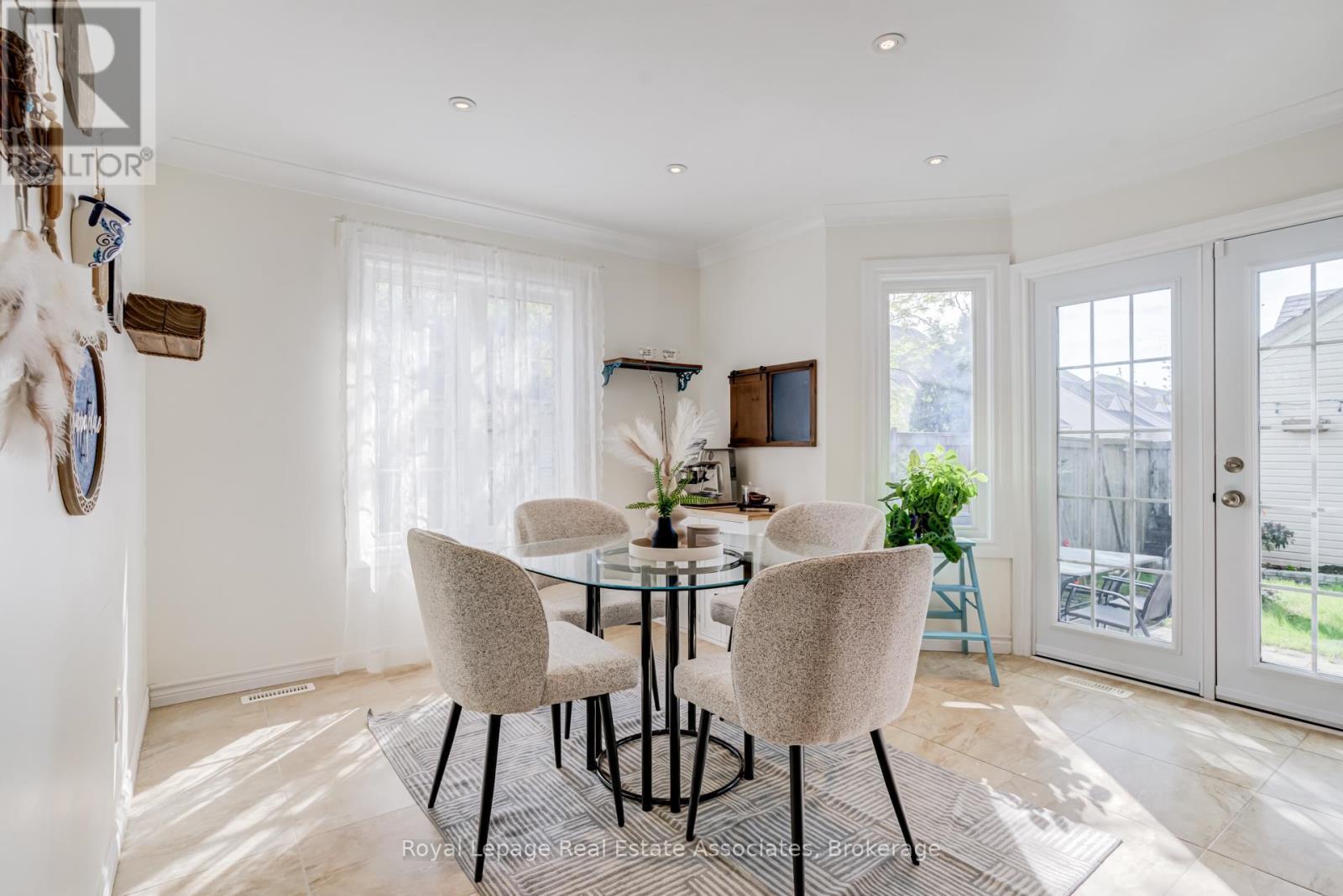 1179 Treetop Terrace, Oakville, ON - Indoor Photo Showing Dining Room
