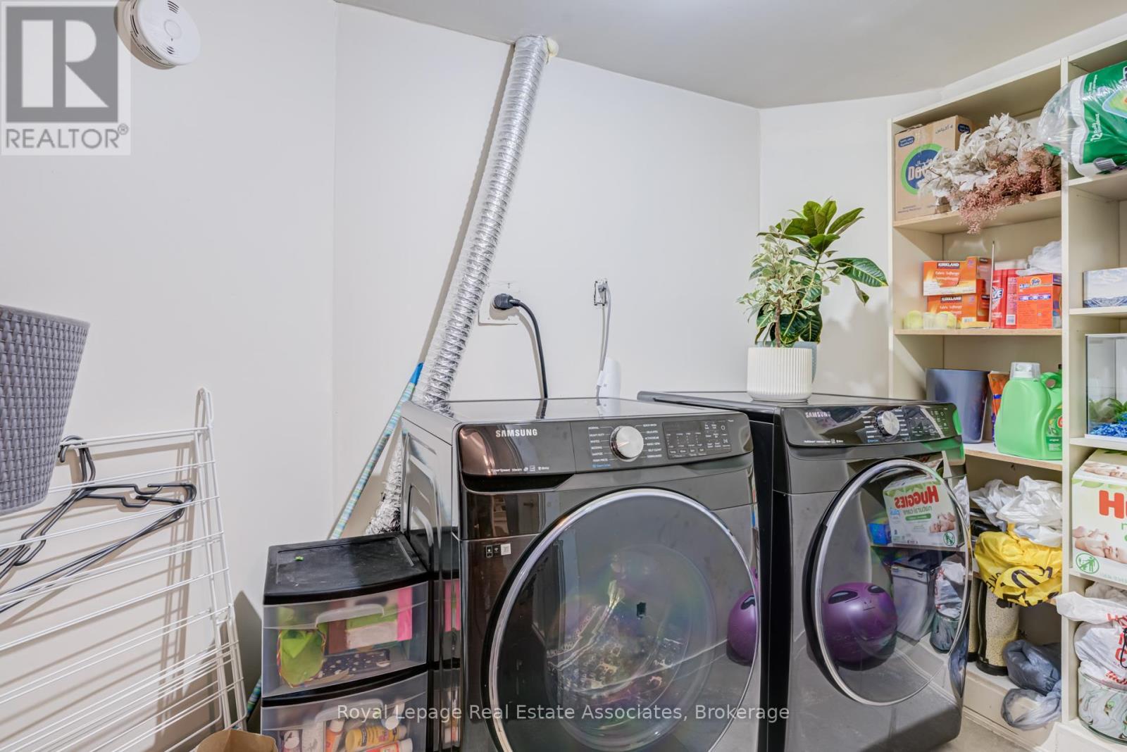 1179 Treetop Terrace, Oakville, ON - Indoor Photo Showing Laundry Room