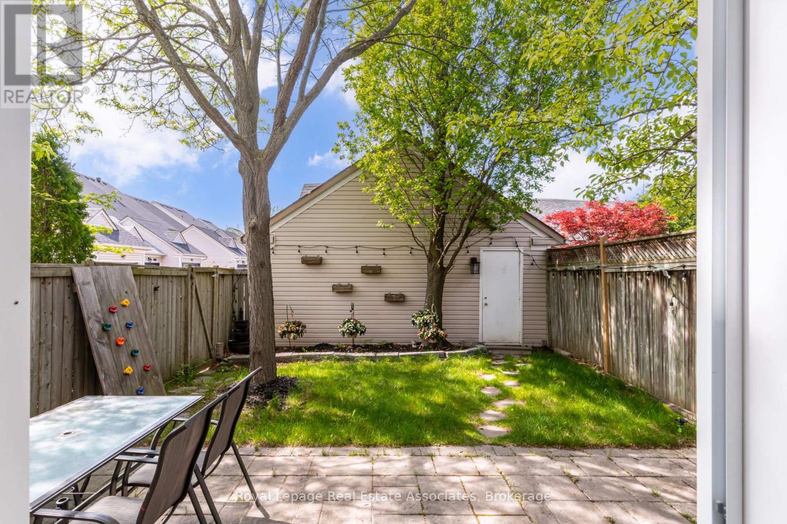 1179 Treetop Terrace, Oakville, ON - Outdoor
