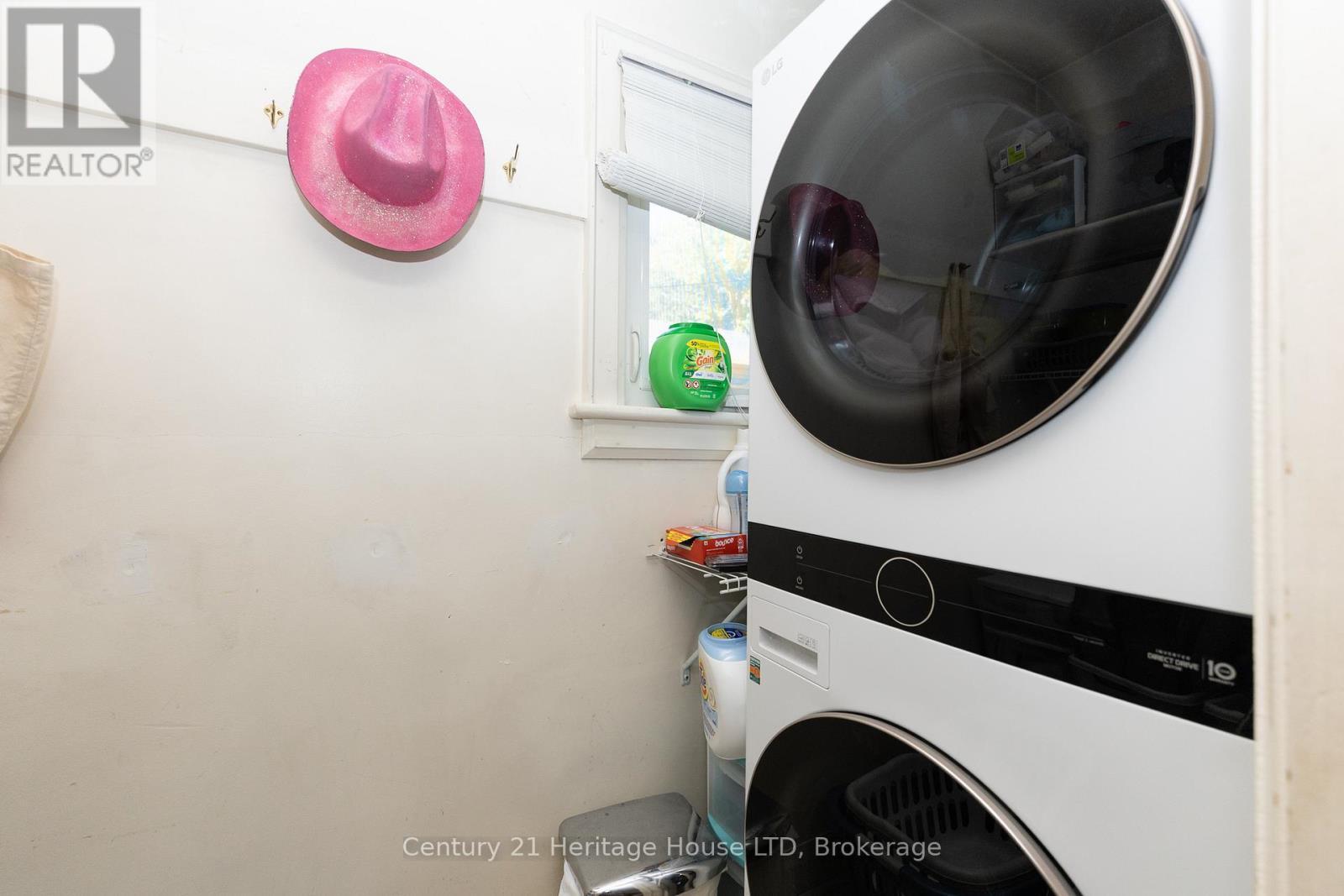 Washer and Dryer (in closet) - Main floor - 148 Gorham Road, Fort Erie (Ridgeway), ON - Indoor Photo Showing Laundry Room