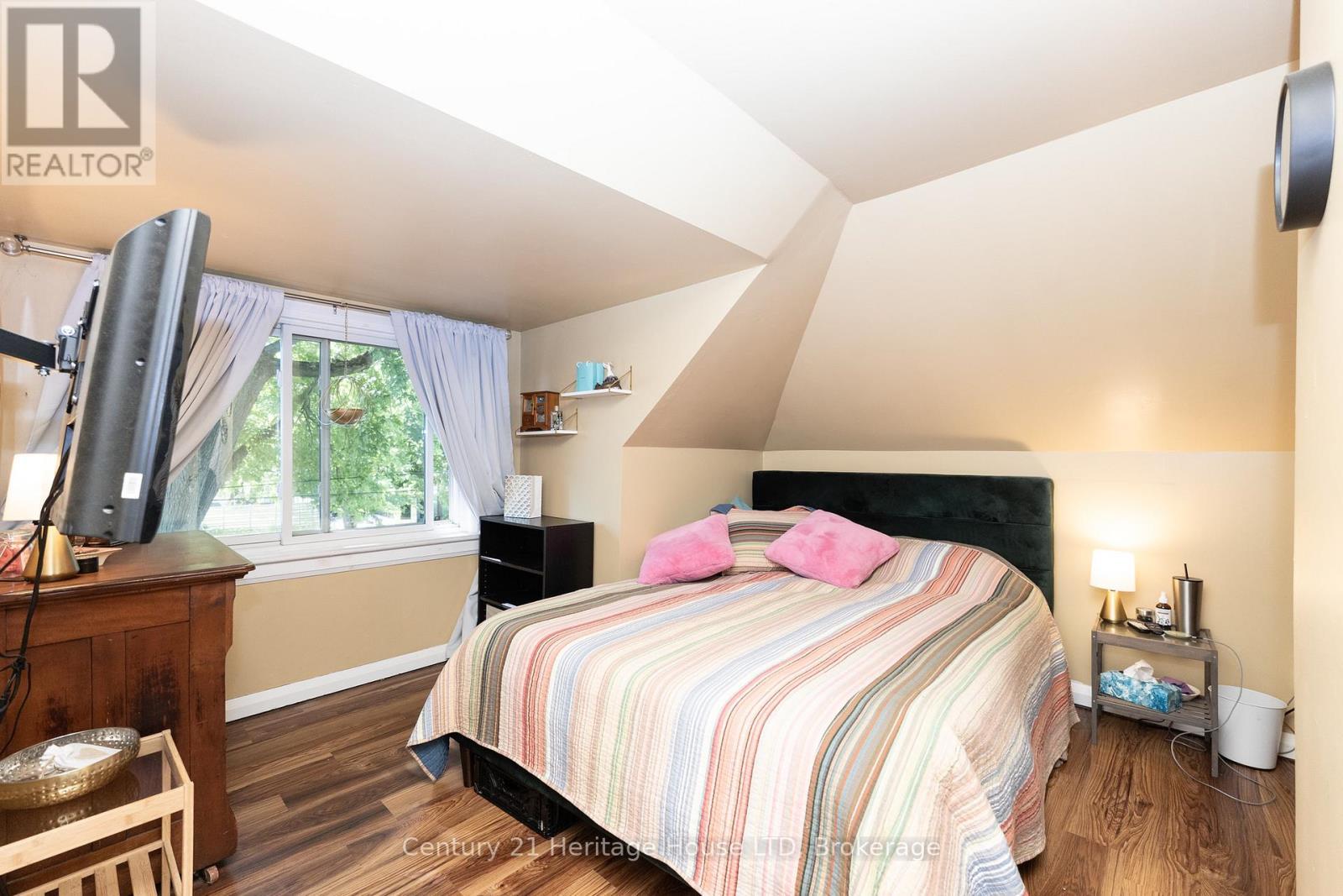 Upper level bedroom - 148 Gorham Road, Fort Erie (Ridgeway), ON - Indoor Photo Showing Bedroom