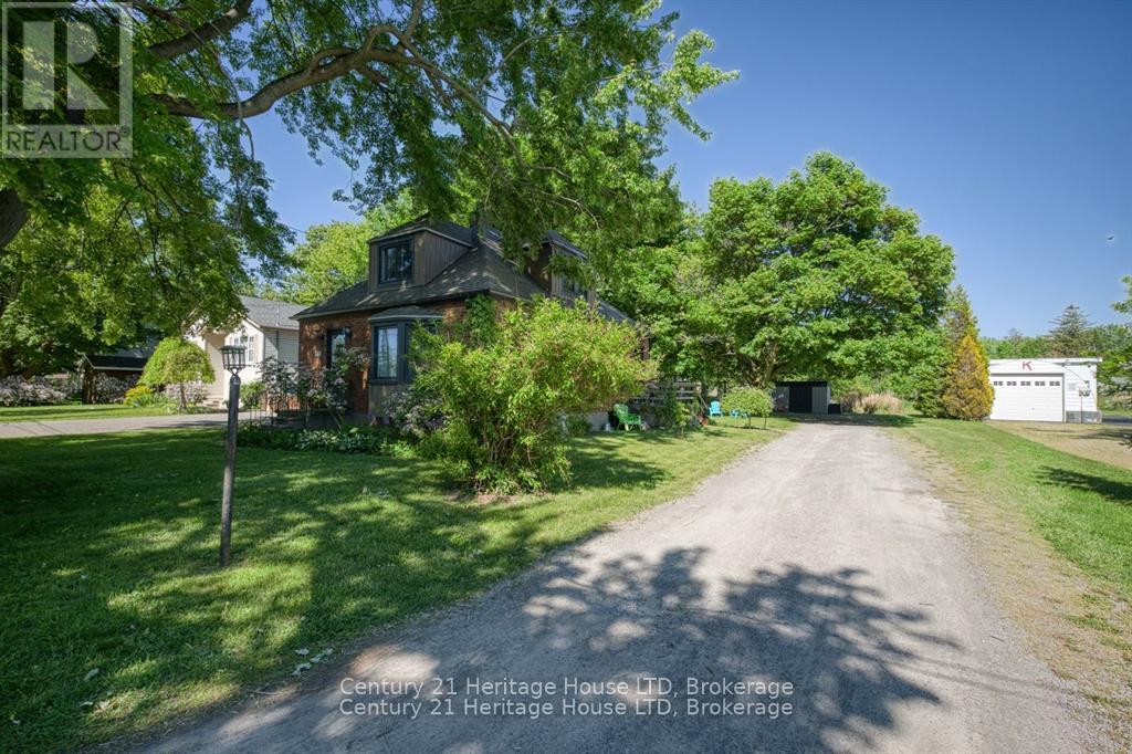 Driveway - plenty of parking available - 148 Gorham Road, Fort Erie (Ridgeway), ON - Outdoor