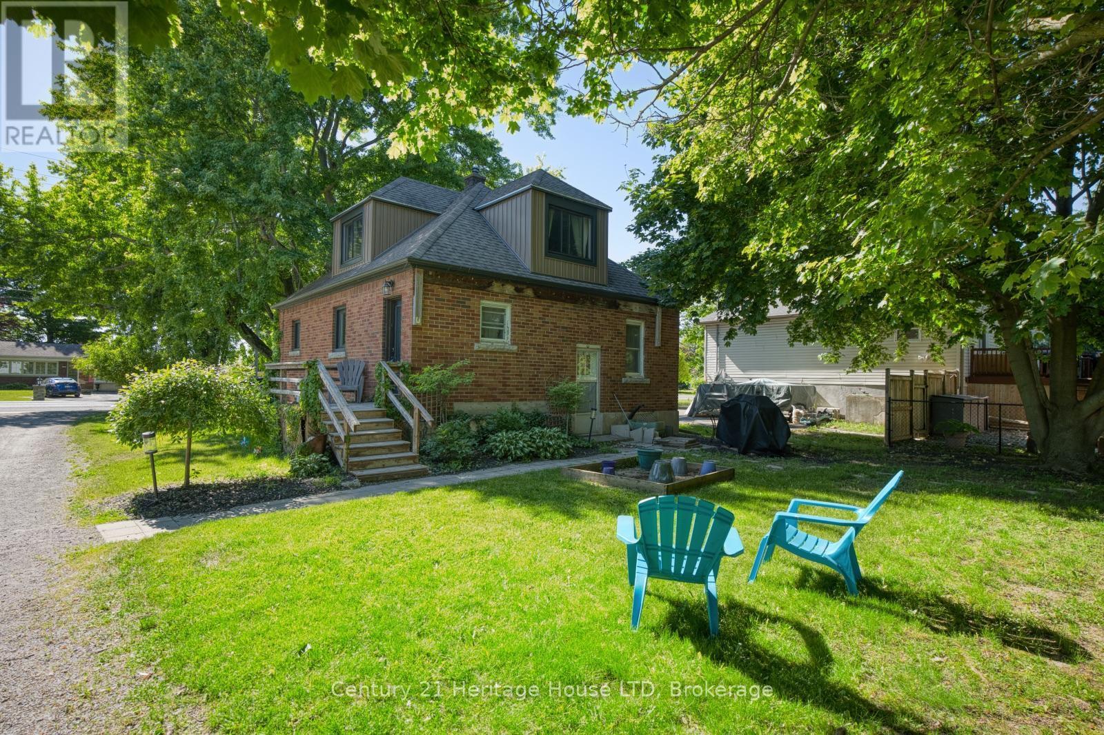 back yard and side porch off kitchen - 148 Gorham Road, Fort Erie (Ridgeway), ON - Outdoor