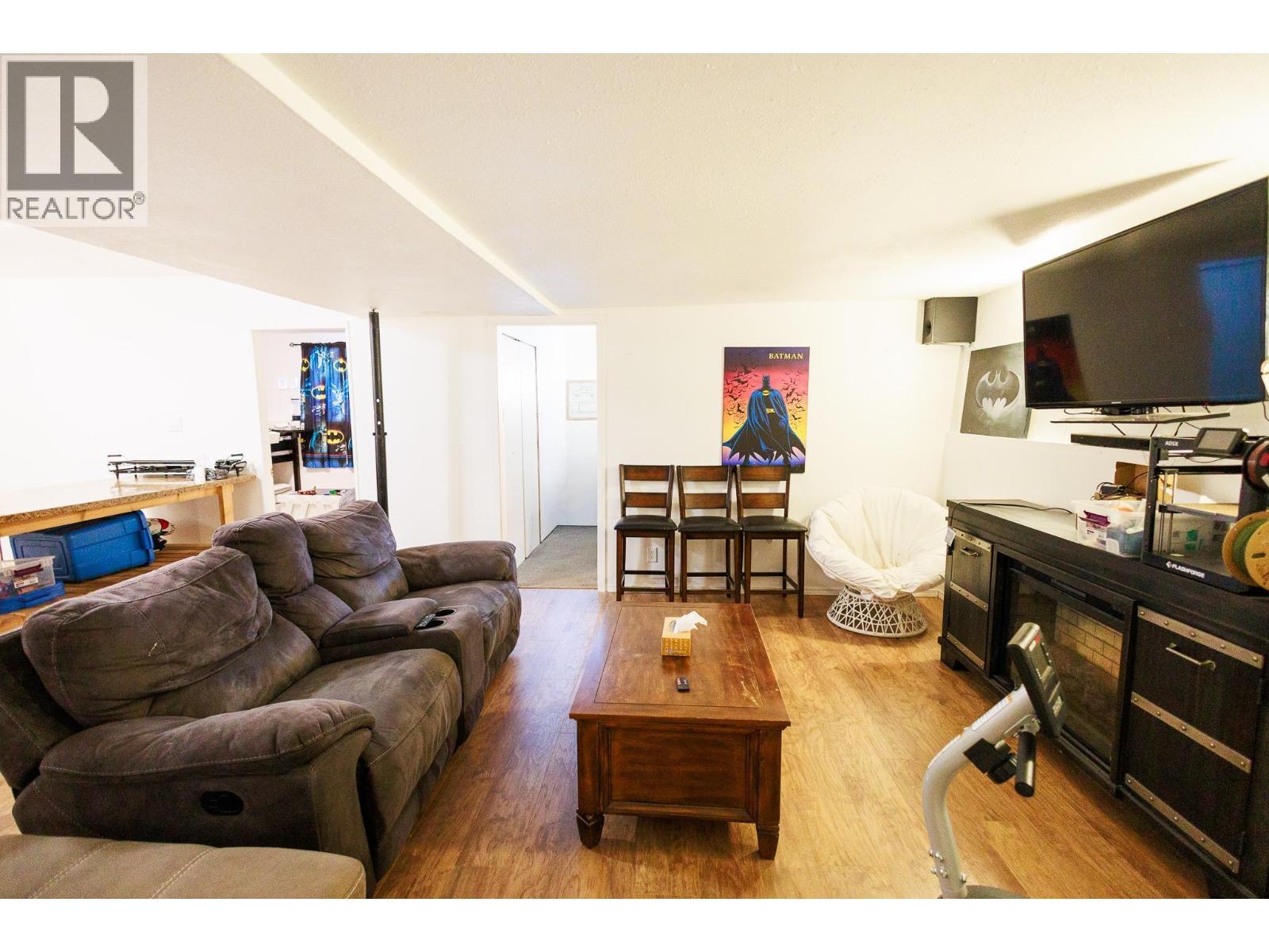 4523 Graham Avenue, Terrace, BC - Indoor Photo Showing Living Room