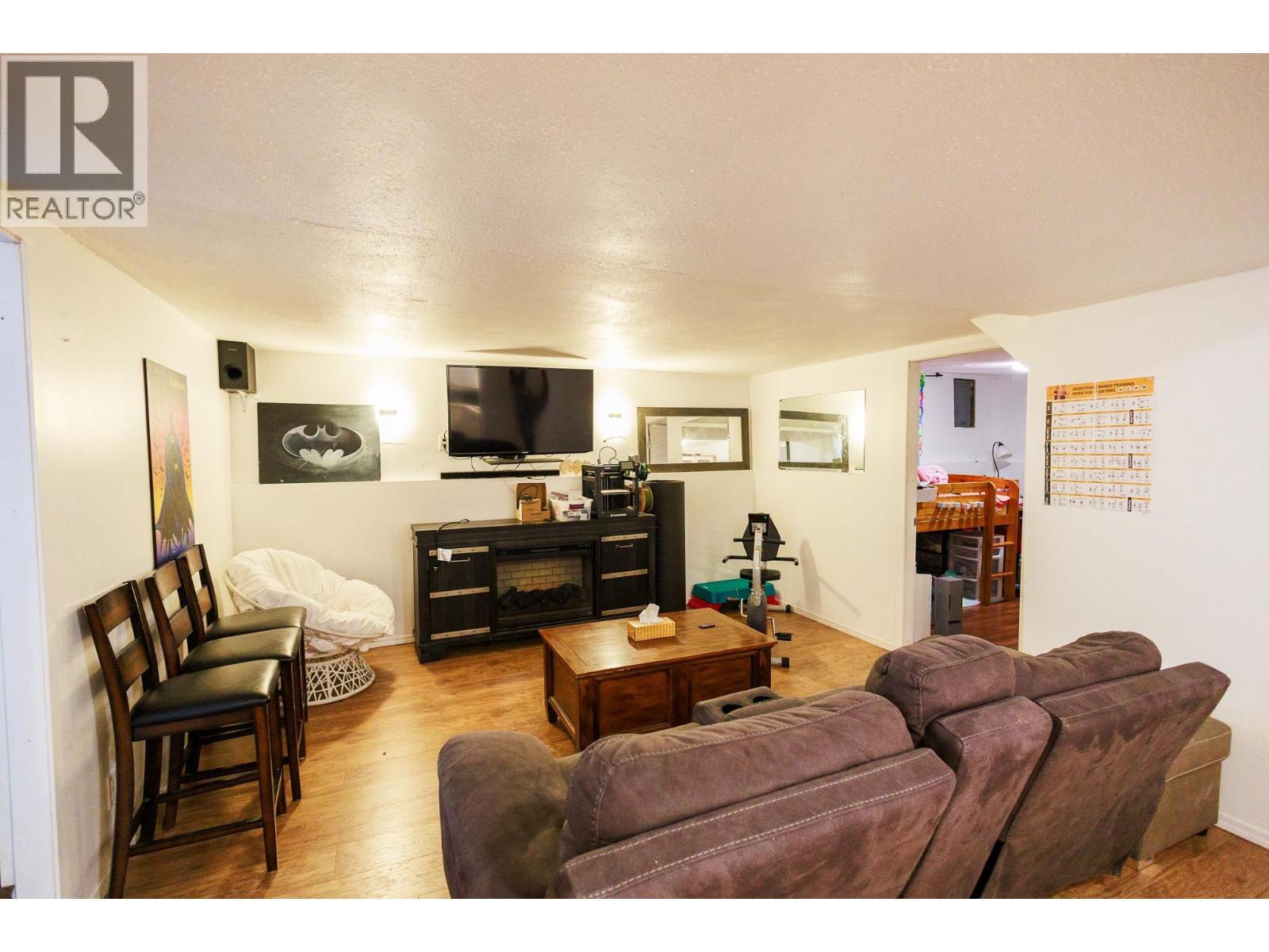 4523 Graham Avenue, Terrace, BC - Indoor Photo Showing Living Room