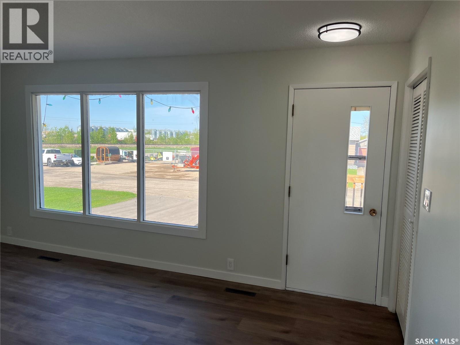 42 6Th Street Ne, Wadena, SK - Indoor Photo Showing Other Room
