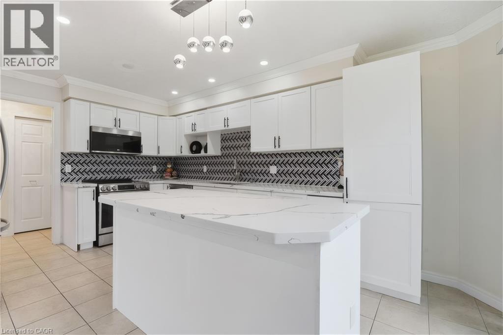 177 Watson Road N, Guelph, ON - Indoor Photo Showing Kitchen With Upgraded Kitchen