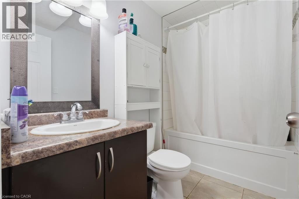 177 Watson Road N, Guelph, ON - Indoor Photo Showing Bathroom