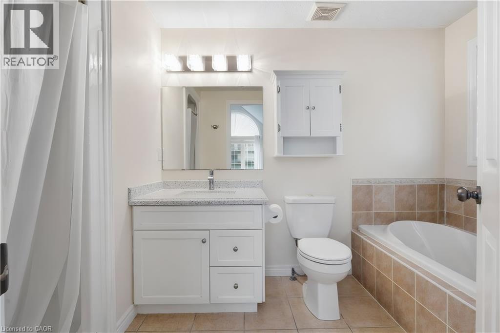 177 Watson Road N, Guelph, ON - Indoor Photo Showing Bathroom