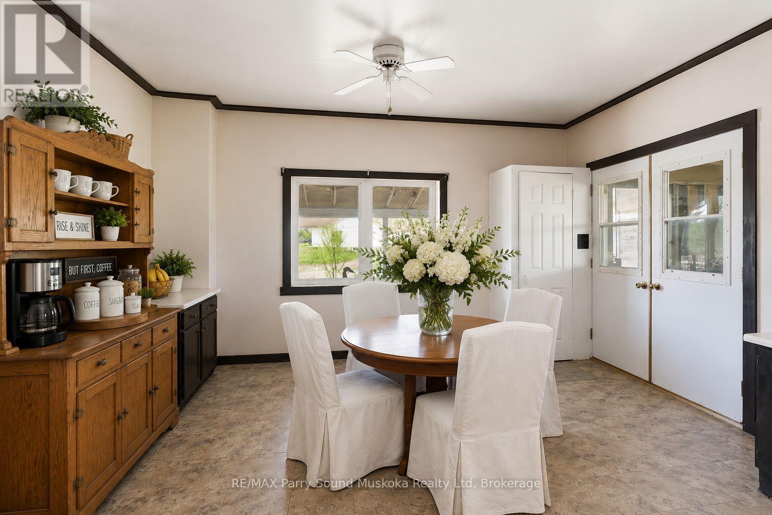 1 Butler Street, Whitestone (Dunchurch), ON - Indoor Photo Showing Dining Room