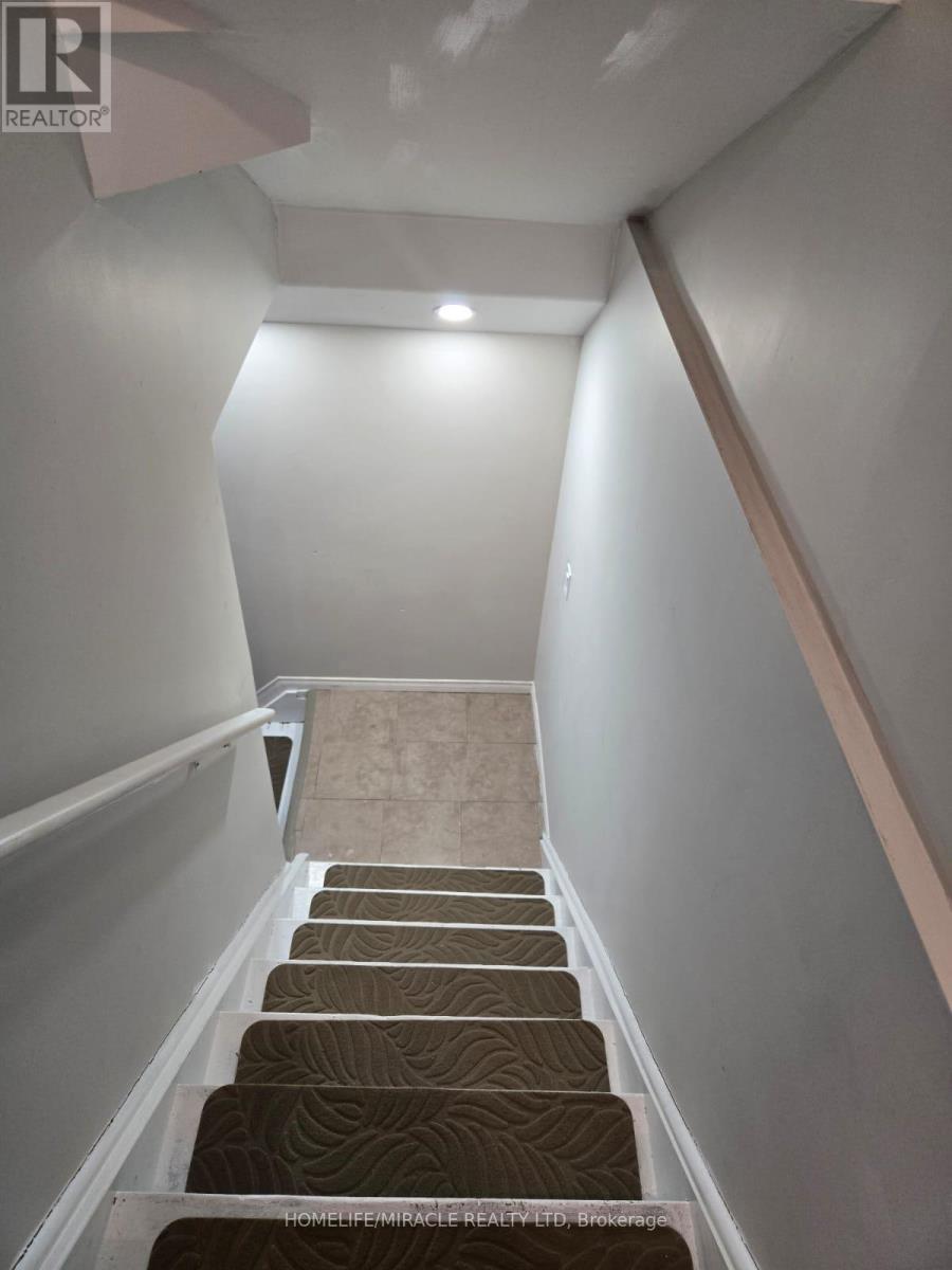29 Nicholson Drive, Barrie, ON - Indoor Photo Showing Other Room