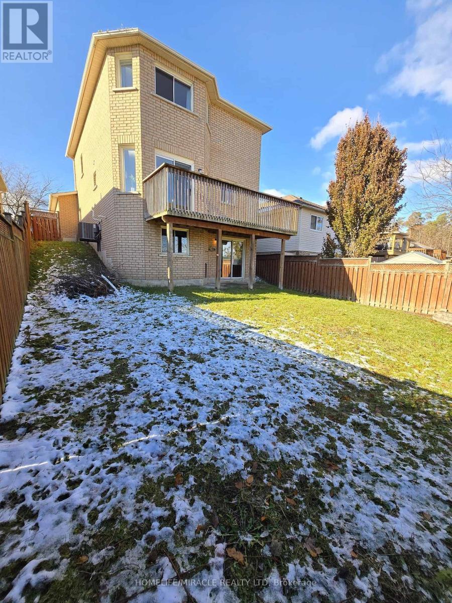 29 Nicholson Drive, Barrie, ON - Outdoor