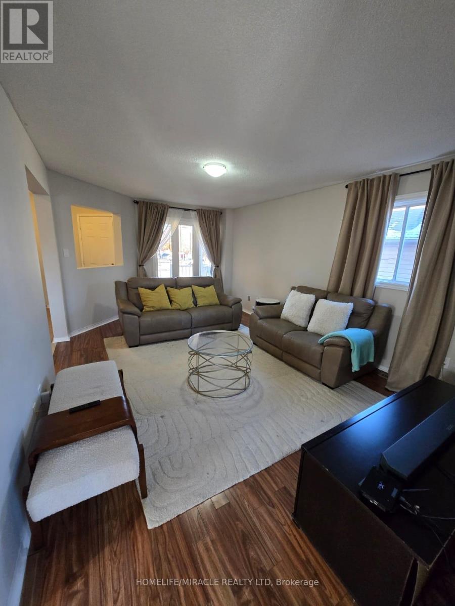 29 Nicholson Drive, Barrie, ON - Indoor Photo Showing Bedroom