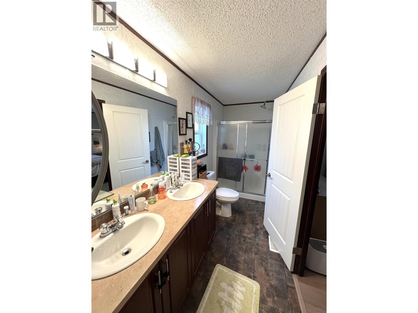 5506 Pine Crescent, Fort Nelson, BC - Indoor Photo Showing Bathroom