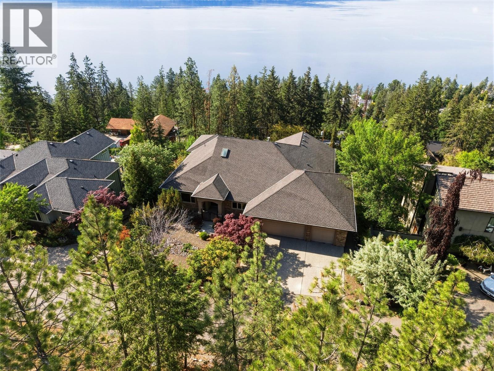 Aerial views of front of home - 448 Viewcrest Road, Kelowna, BC - Outdoor