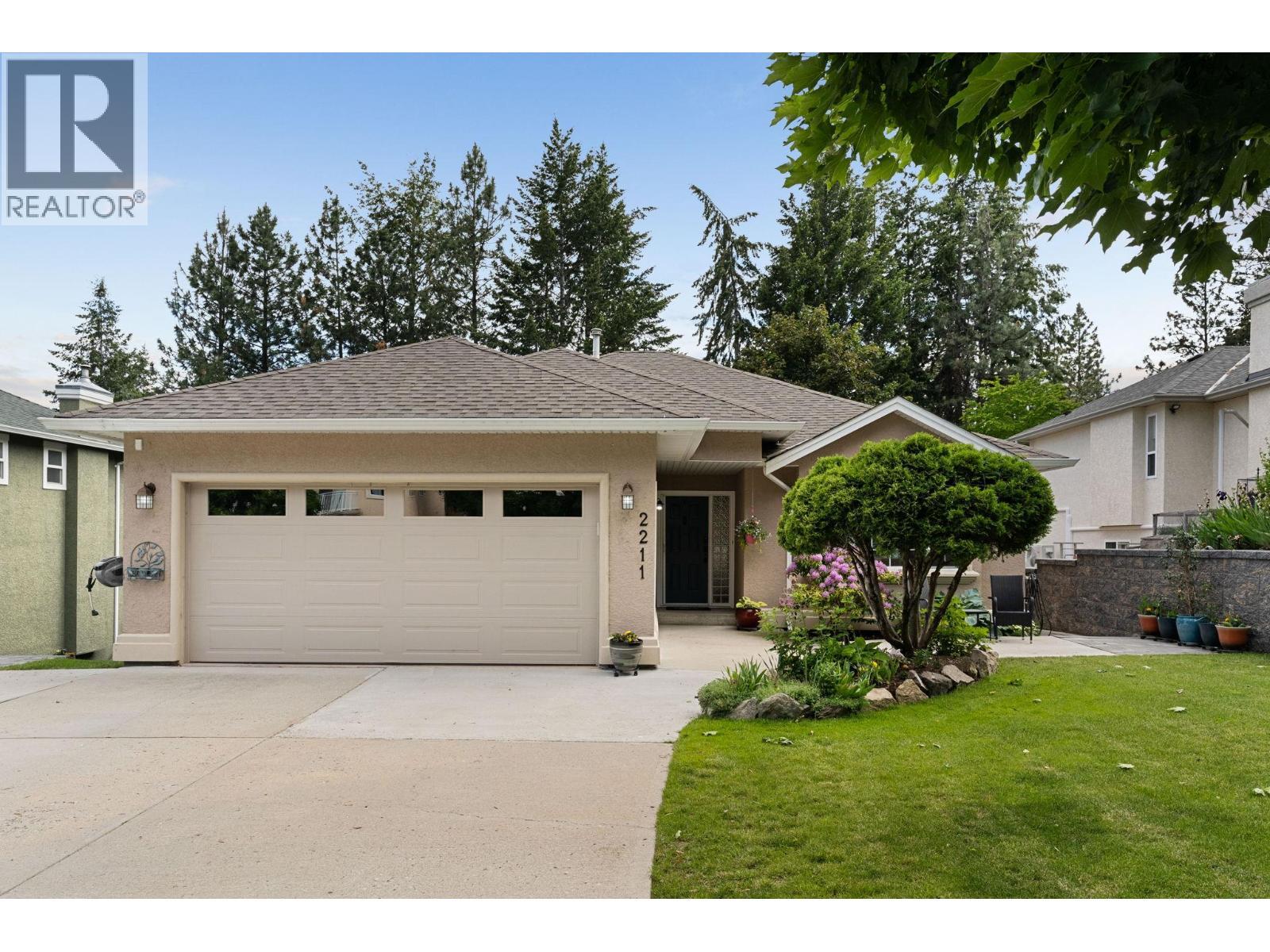 2211 Shannon Woods Place, West Kelowna, BC - Outdoor