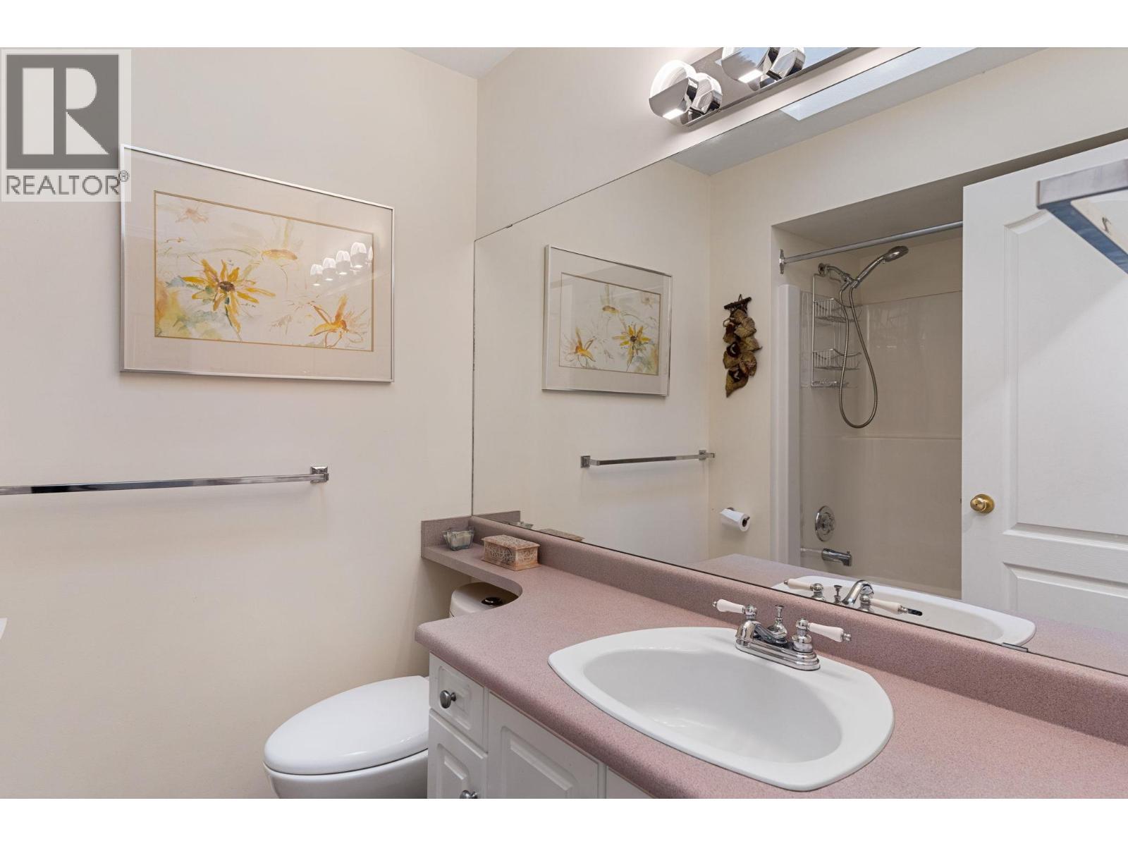 2211 Shannon Woods Place, West Kelowna, BC - Indoor Photo Showing Bathroom