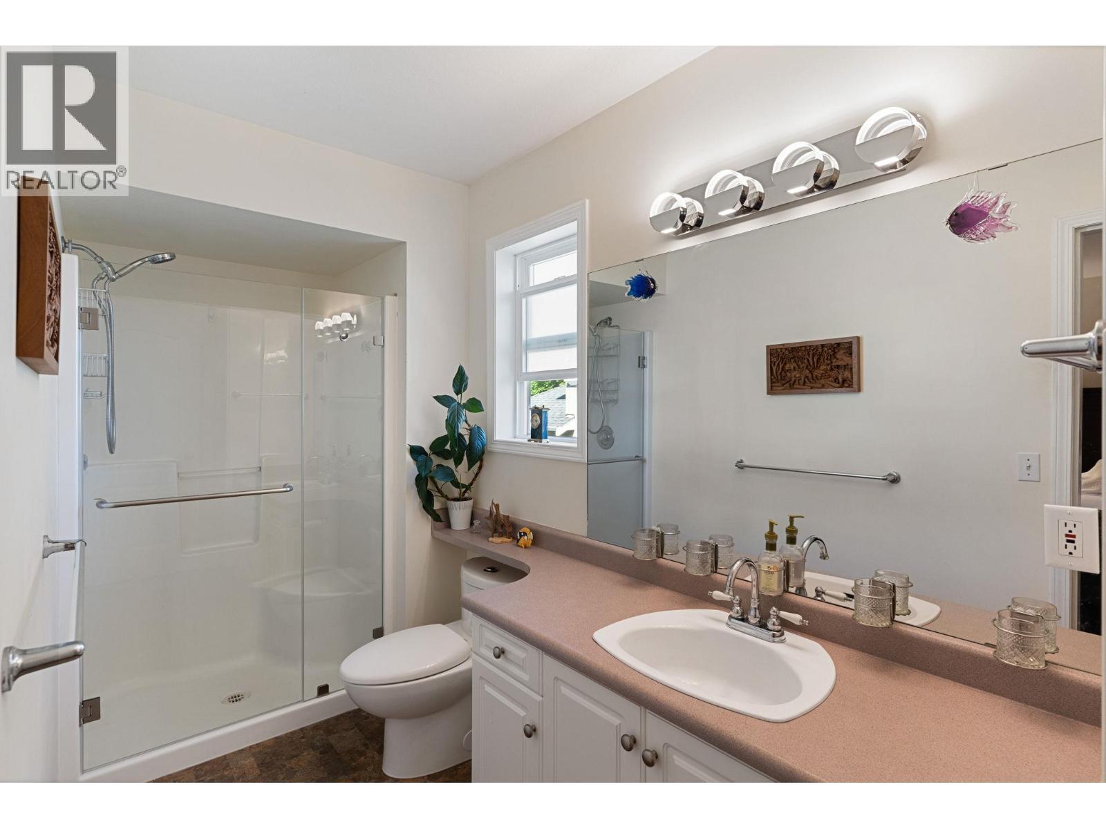 2211 Shannon Woods Place, West Kelowna, BC - Indoor Photo Showing Bathroom