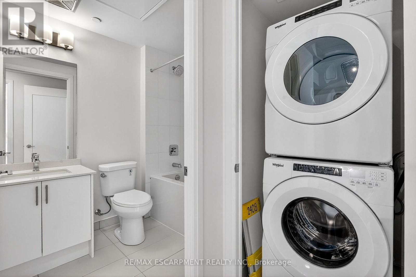 2408 - 27 Korda Gate, Vaughan, ON - Indoor Photo Showing Laundry Room