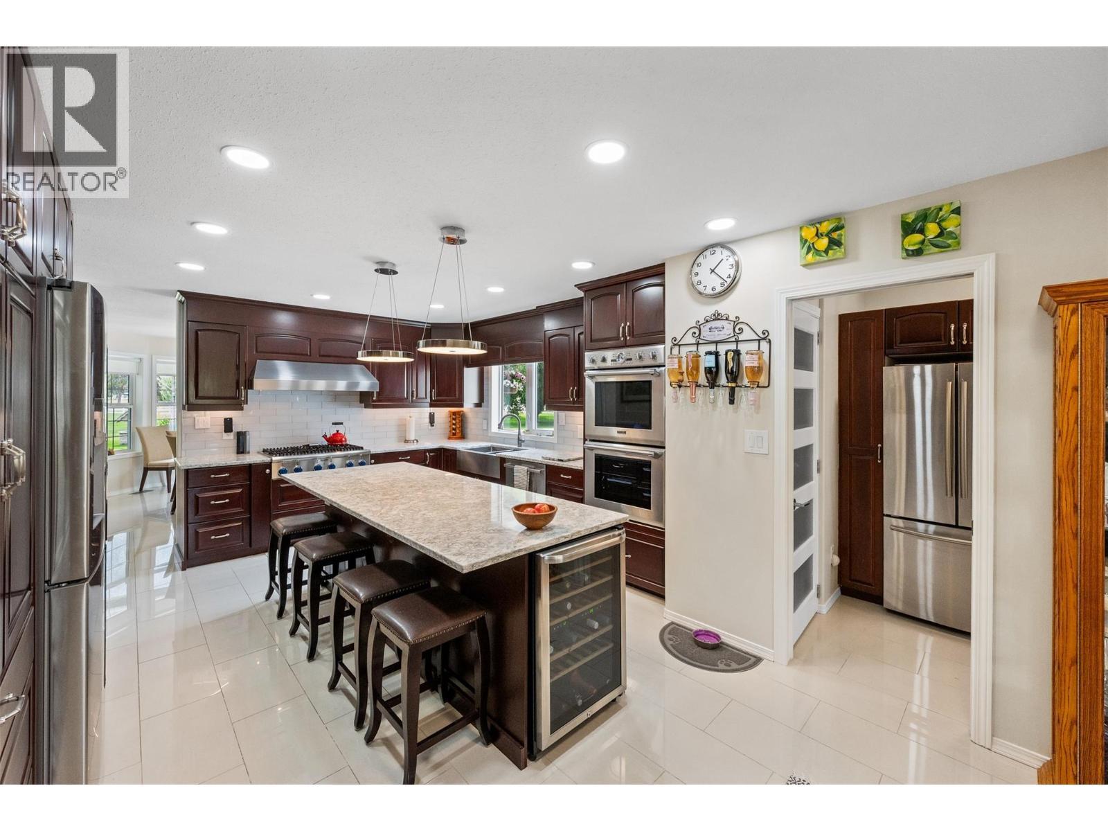 2900 River Road, Keremeos, BC - Indoor Photo Showing Kitchen With Upgraded Kitchen