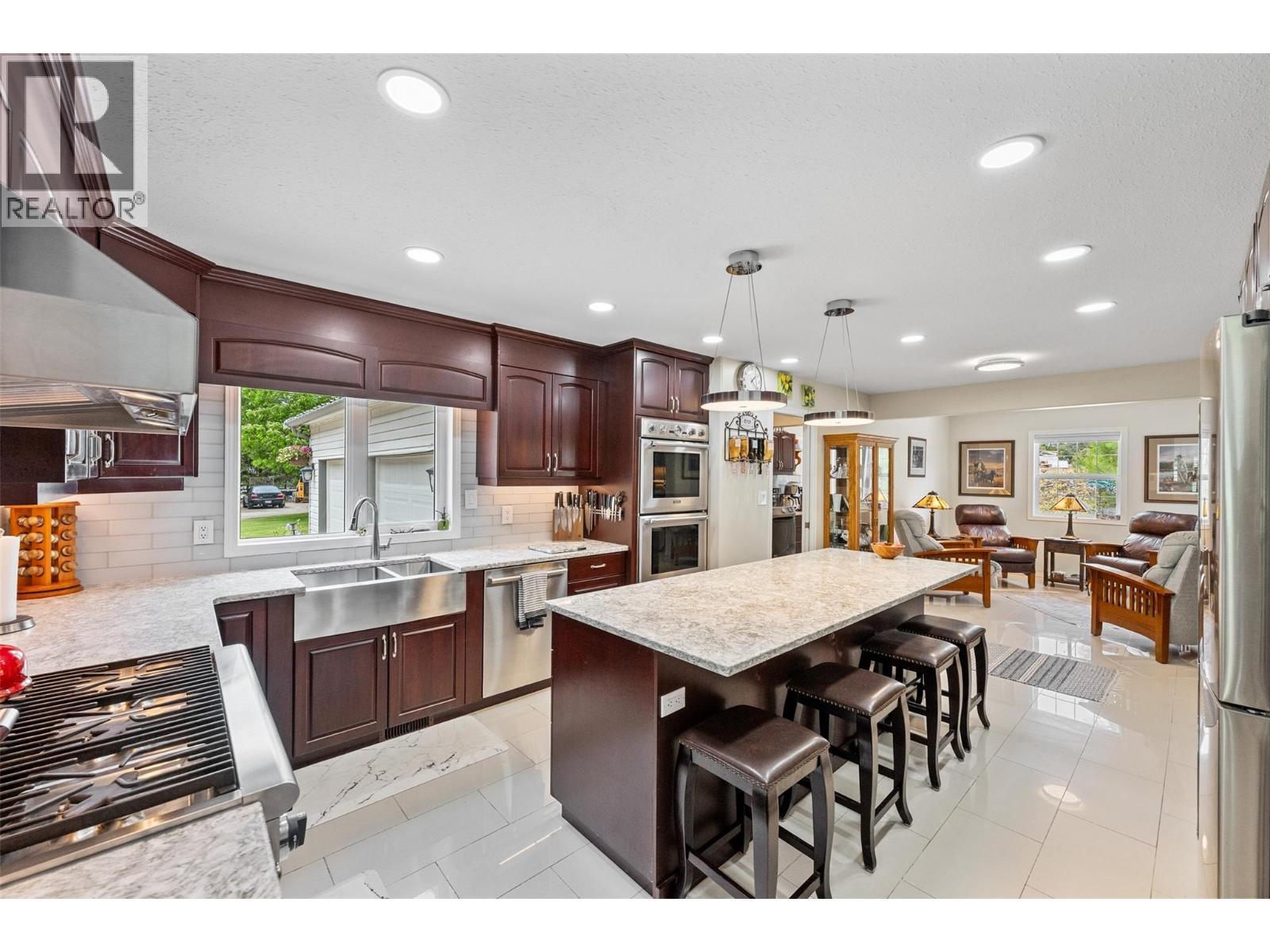 2900 River Road, Keremeos, BC - Indoor Photo Showing Kitchen With Double Sink With Upgraded Kitchen