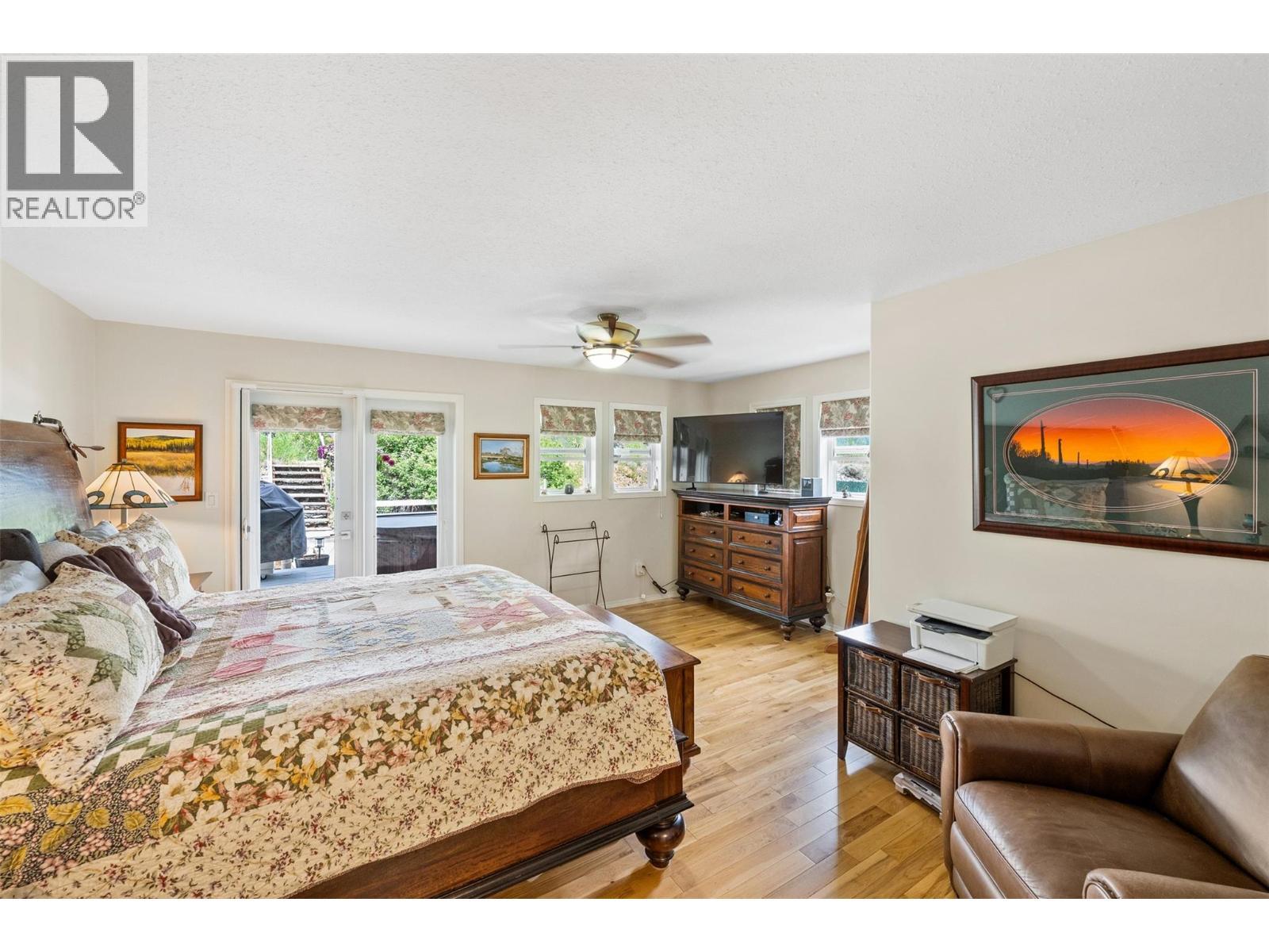 2900 River Road, Keremeos, BC - Indoor