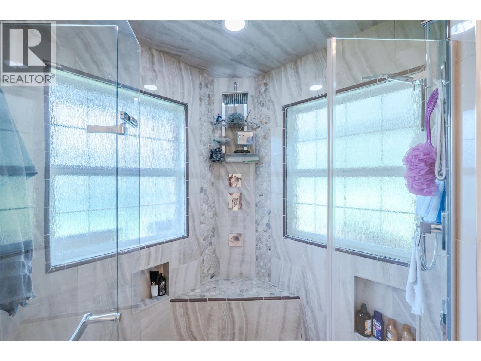 2900 River Road, Keremeos, BC - Indoor