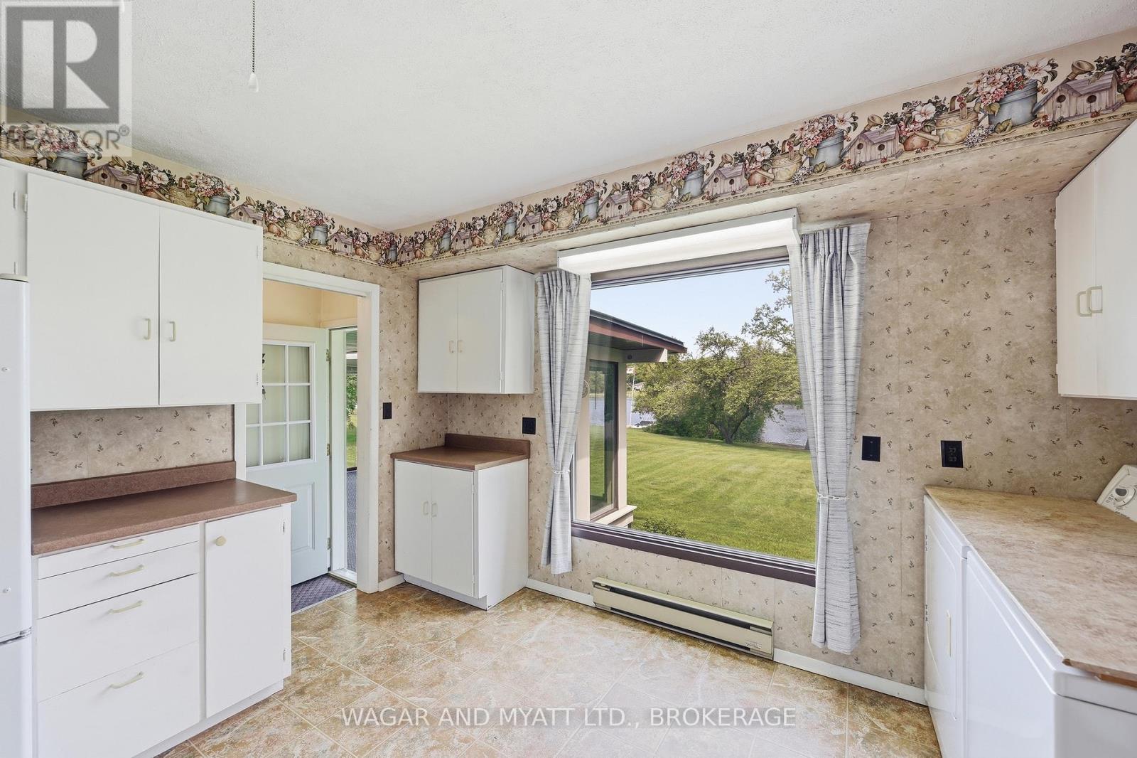 87 River Road, Greater Napanee (Greater Napanee), ON - Indoor Photo Showing Kitchen