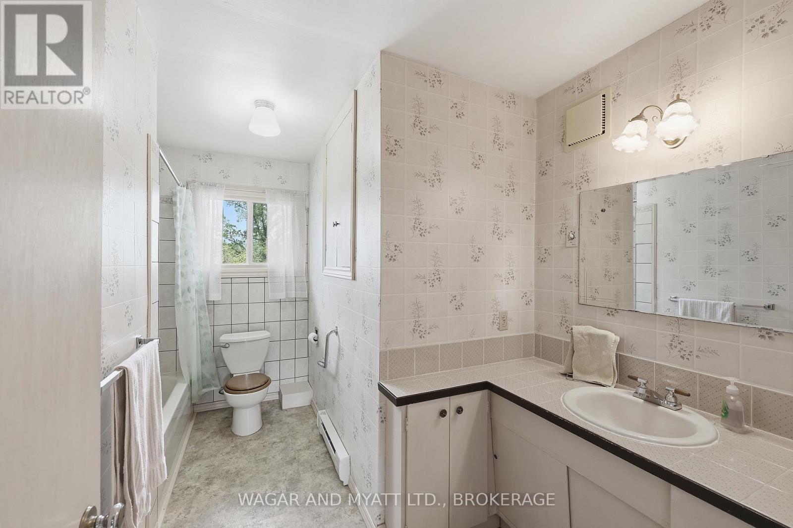 87 River Road, Greater Napanee (Greater Napanee), ON - Indoor Photo Showing Bathroom