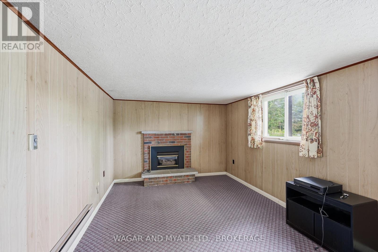 87 River Road, Greater Napanee (Greater Napanee), ON - Indoor With Fireplace