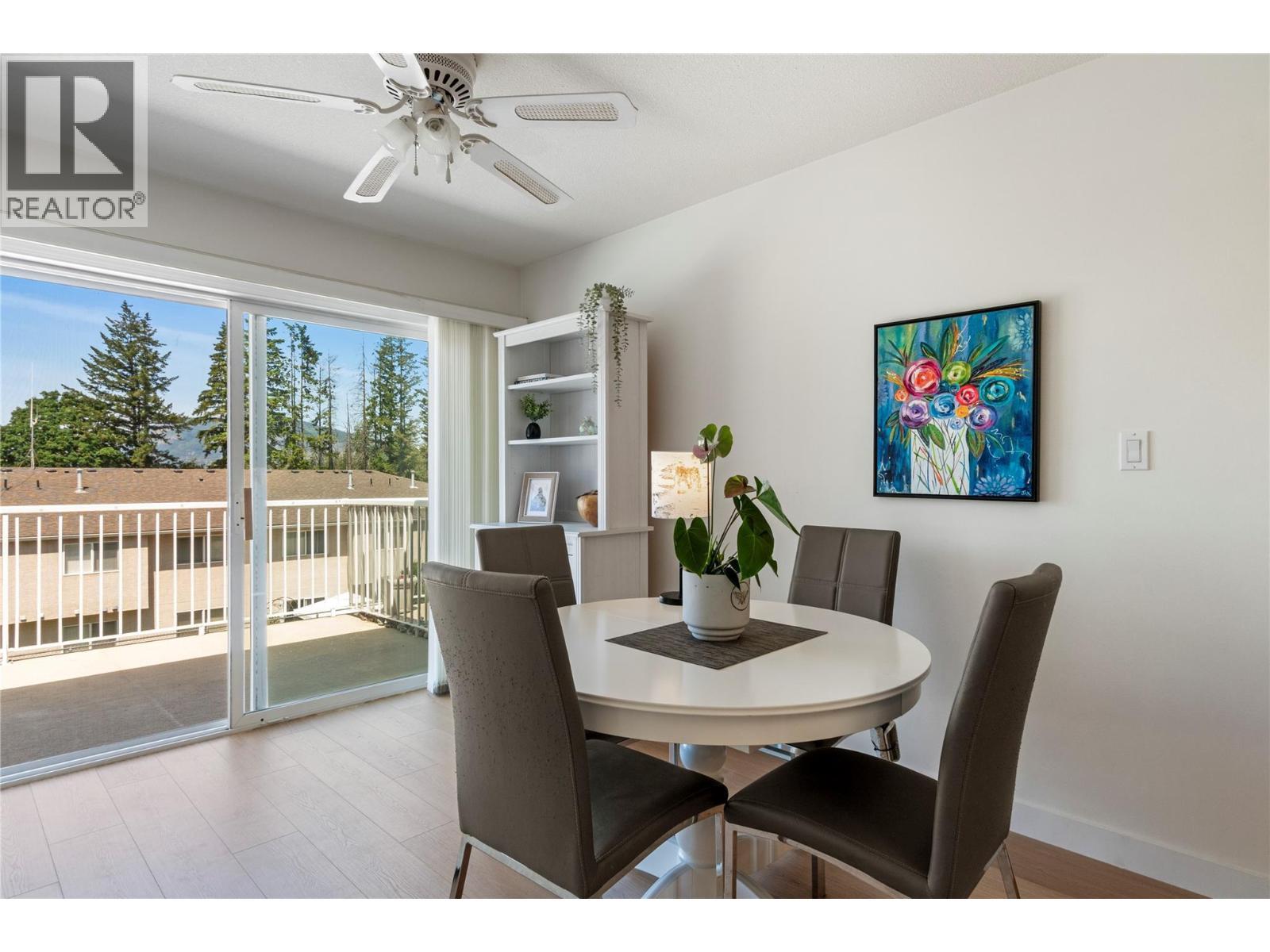 71 25 Street Se Unit# 3, Salmon Arm, BC - Indoor Photo Showing Dining Room