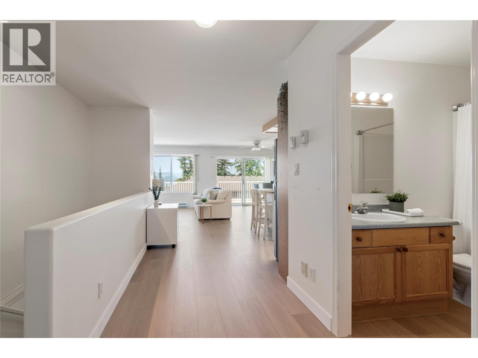 71 25 Street Se Unit# 3, Salmon Arm, BC - Indoor Photo Showing Other Room
